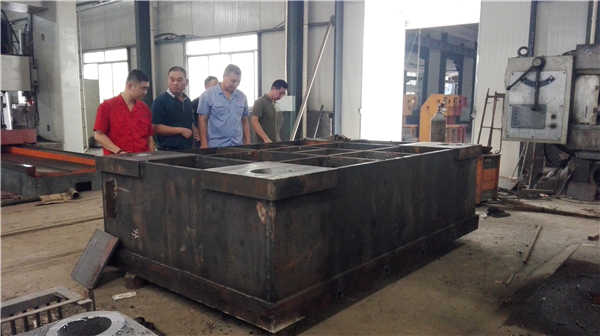 玻璃鋼化糞池液壓機(jī)工作臺